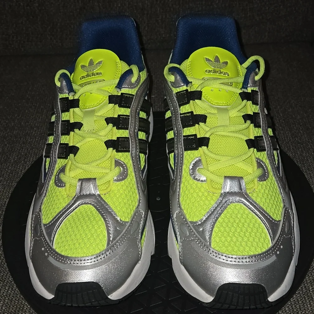 Adidas Ozmillen - Picture 6 of 7